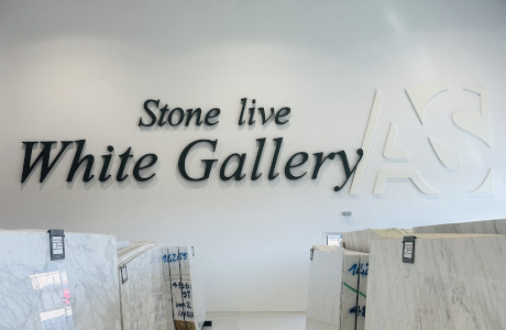min scritta white gallery
