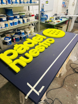 step realizzazione scritta padel nuestro